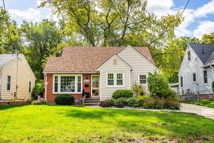 4004 Clinton Avenue, Des Moines, IA 50310 - Image #2