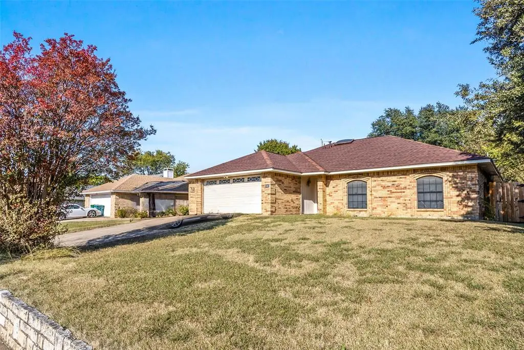 990 Brookside Drive, Cedar Hill, TX 75104 - Image #1