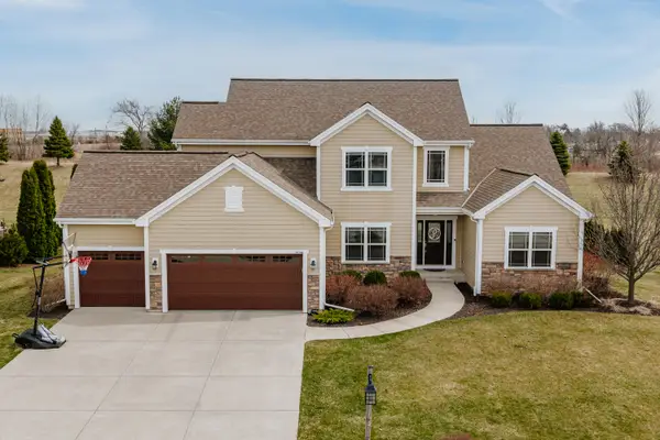 10194 S 34th St, Franklin, WI 53132