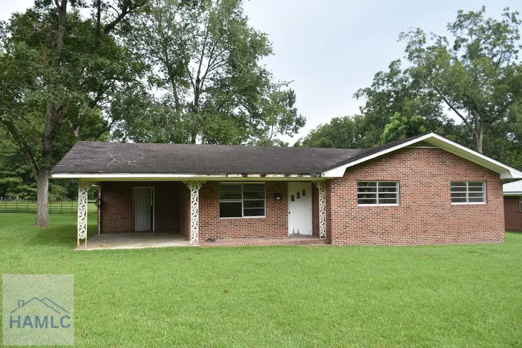 305 S Baker Street, Glennville, GA 30427 - #1