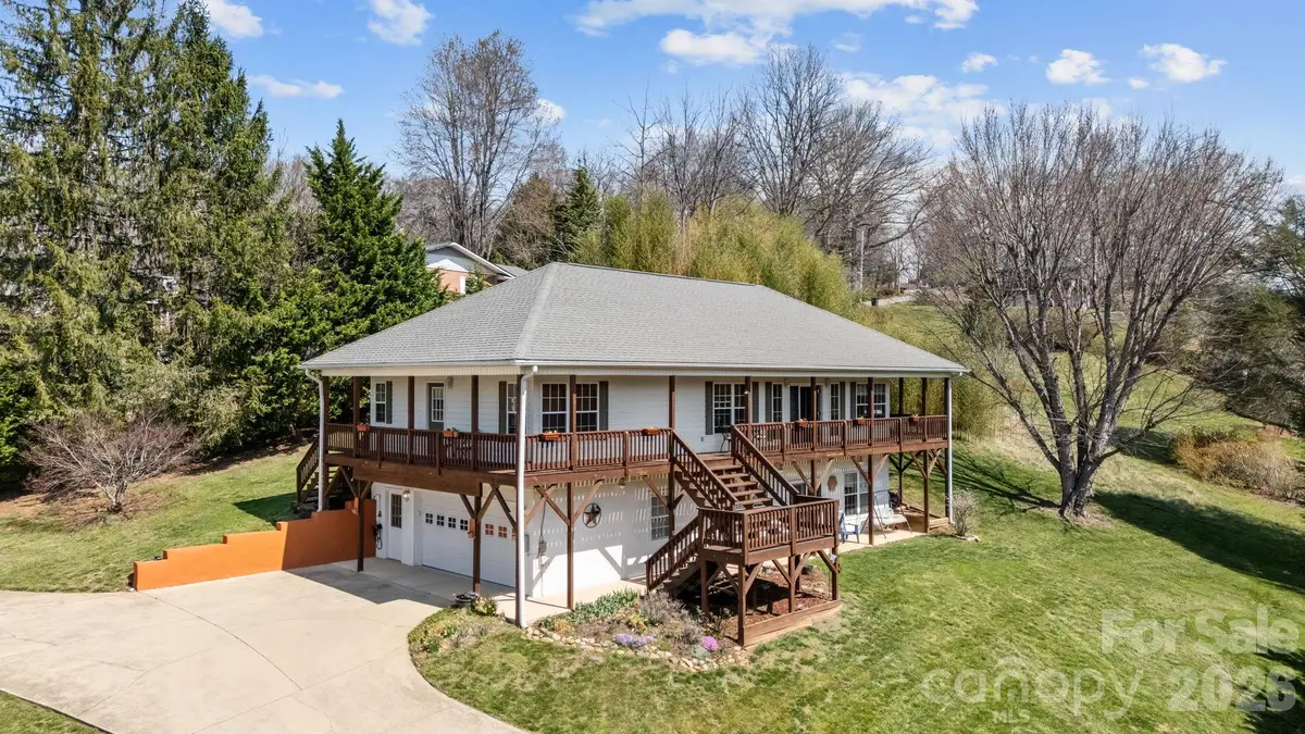32 Keller Street, Waynesville, NC 28786 - #1