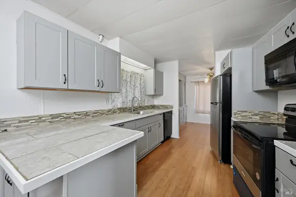 3562 Mountain View Street, Clearlake, CA 95422