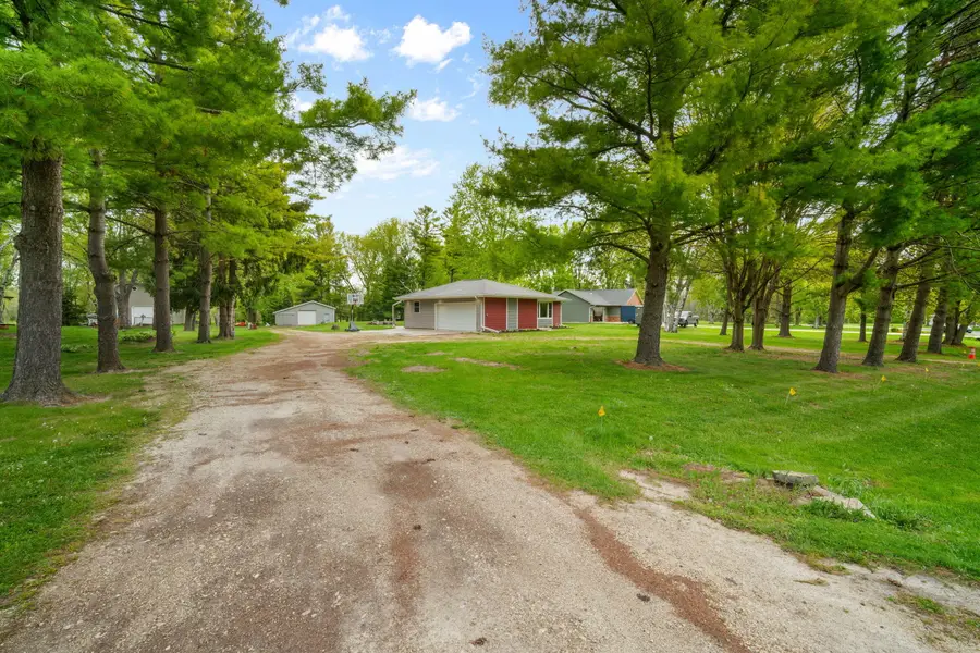 3013 El Camino Dr, Jackson, WI 53012 - #2