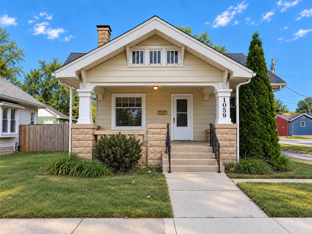 1059 10th Street, Charleston, IL 61920 - #1