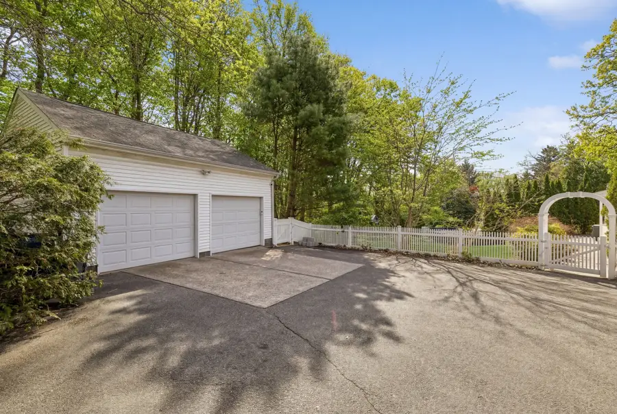 198 Pidgeon Hill Road, Huntington Station, NY 11746 - #3