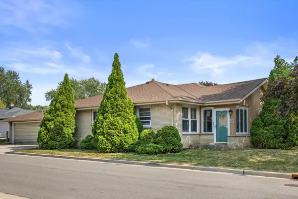 4002 S 91st Pl, Greenfield, WI 53228