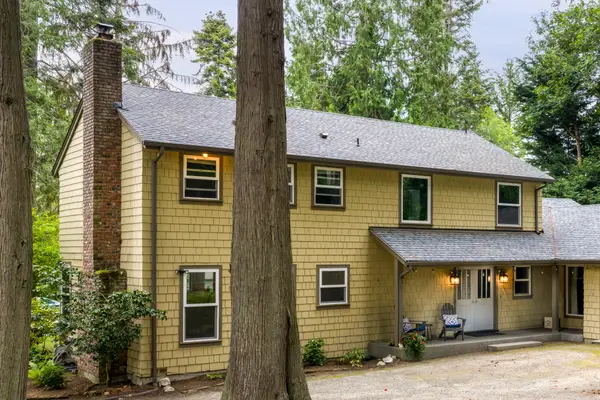 15104 Sunrise Drive Ne, Bainbridge Island, WA 98110
