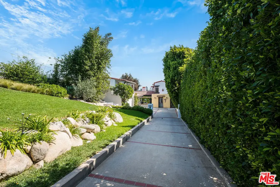 1046 Chautauqua Boulevard, Pacific Palisades, CA 90272 - Image #2