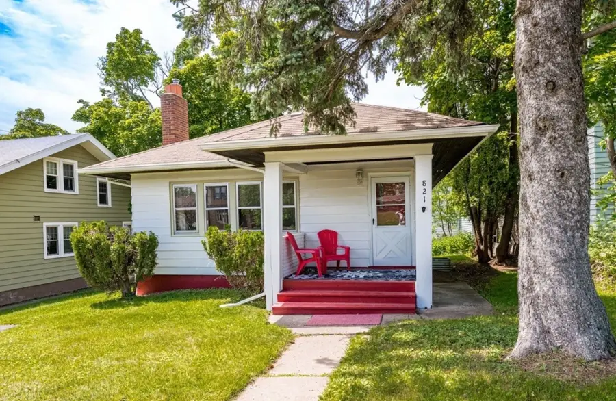 821 N 19th Avenue E, Duluth, MN 55812 - #3