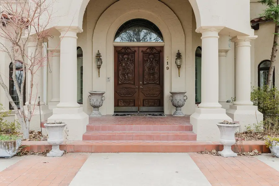 319 Country Club Lane, Harrisburg, IL 62946 - #3