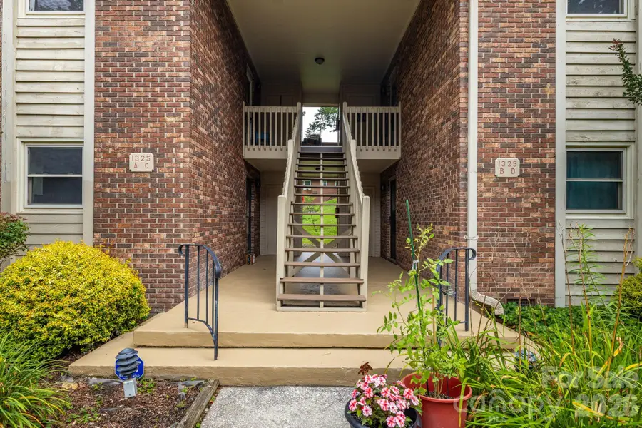 1325 4th Avenue W #C, Hendersonville, NC 28739 - #3