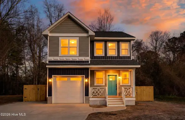 404 S Bodenheimer Street, Burgaw, NC 28425