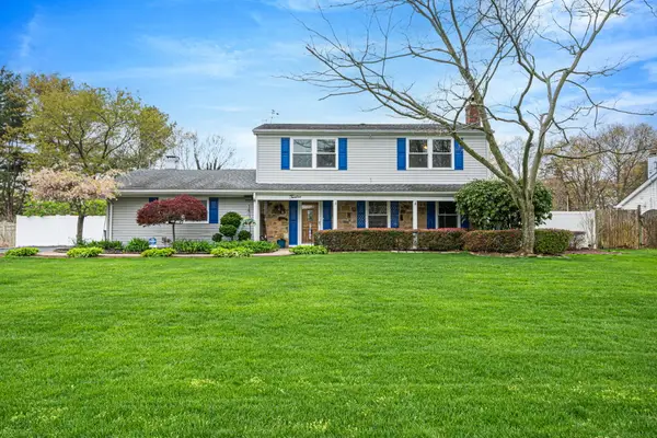 12 Wilmont Turn, Coram, NY 11727