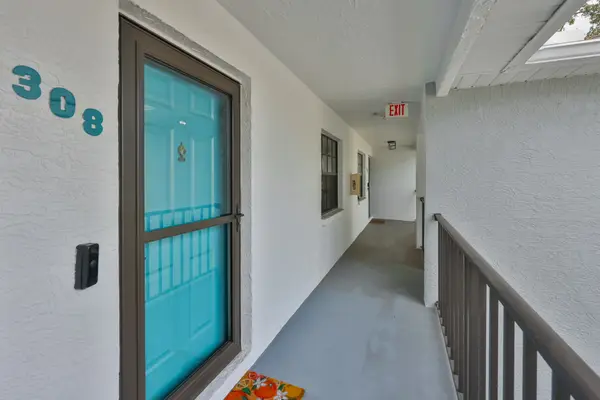 11800 Park Boulevard #308, SEMINOLE, FL 33772