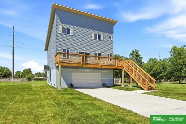 502 Hidden Meadows Drive, Fremont, NE 68025