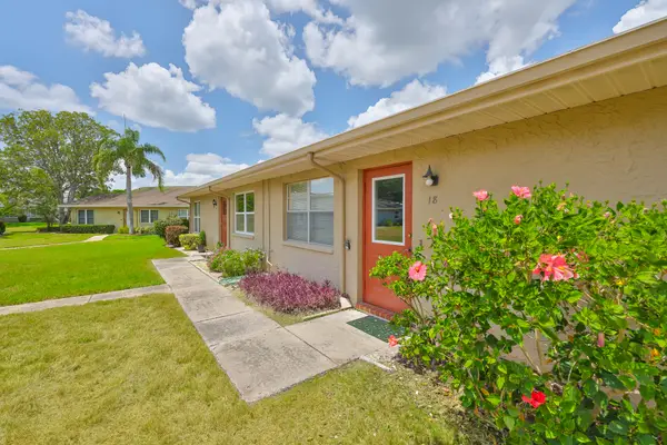 1904 Canterbury Lane #18, SUN CITY CENTER, FL 33573