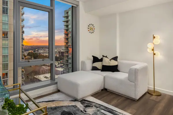 800 Columbia Street #706, Seattle, WA 98104