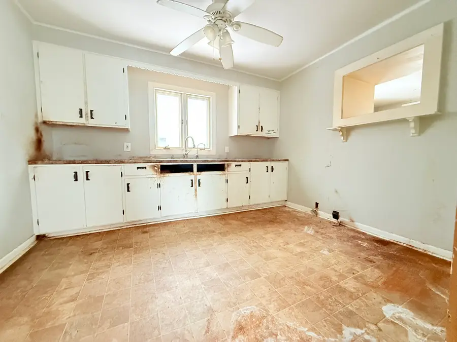 63 W Terrace Street, Claremont, NH 03743 - Image #3