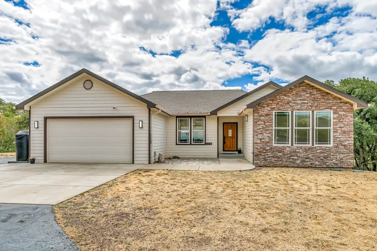 1401 7th Avenue, Gold Hill, OR 97525 - #1