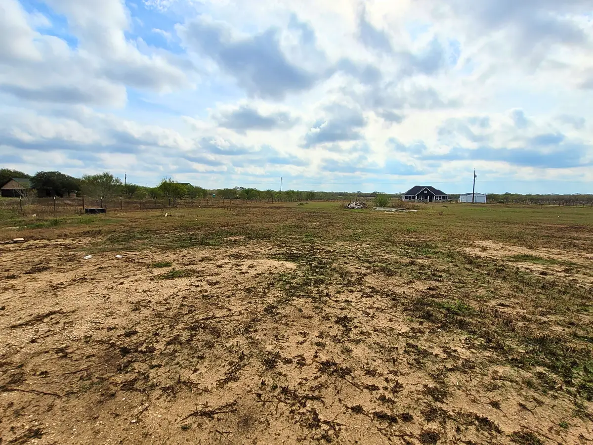 2072 County Road 421, Stockdale, TX 78160 - Image #1