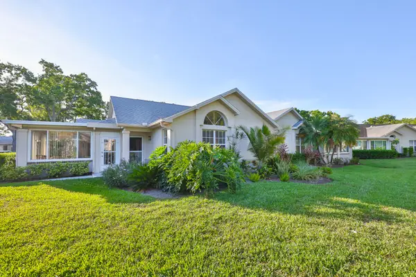 1115 Golfview Woods Drive, SUN CITY CENTER, FL 33573