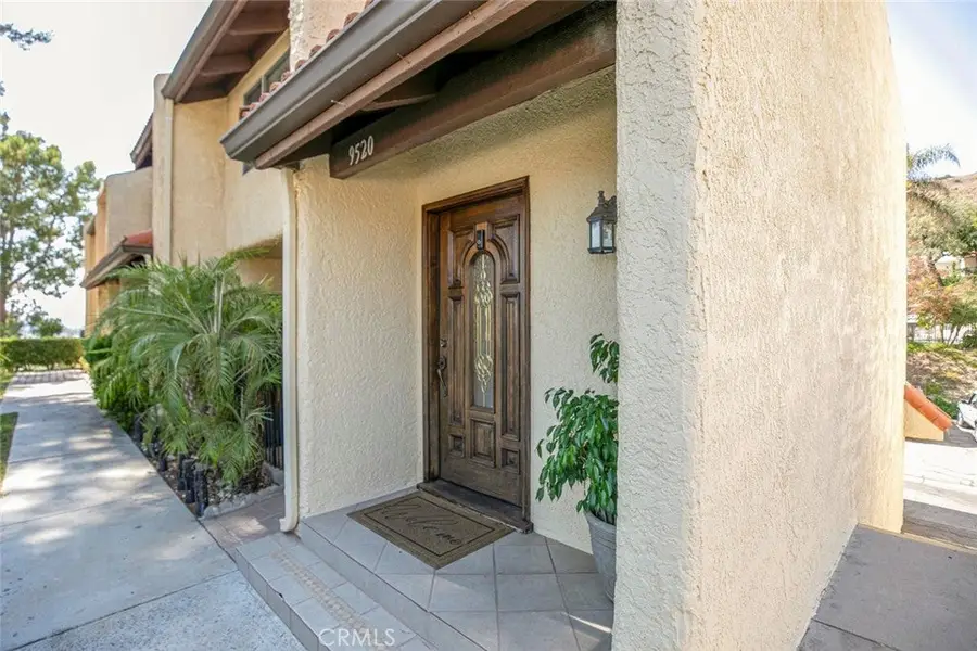 9520 Via Tivoli, Burbank, CA 91504 - Image #3