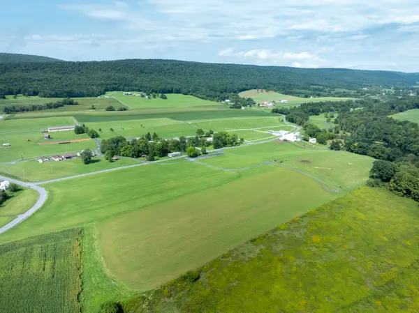 222 Penns Cave Rd, CENTRE HALL, PA 16828