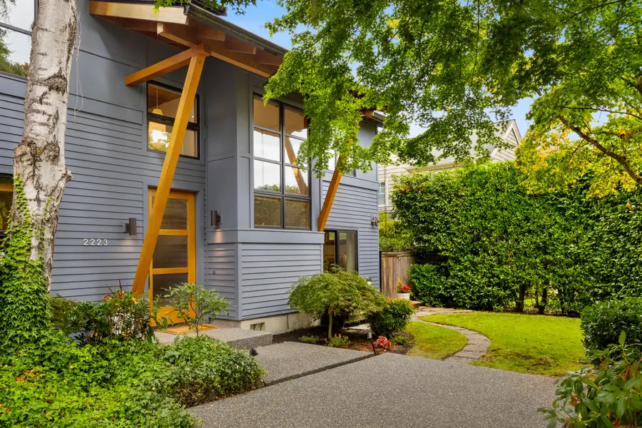 2223 39th Avenue E, Seattle, WA 98112 - #2