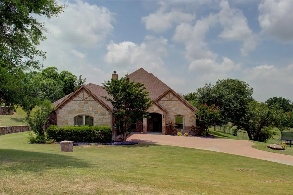 136 Meadow Arbor Drive, Weatherford, TX 76085 - Image #1
