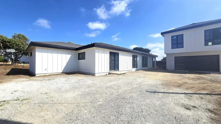 227 Hill Dr, Vista, CA 92083 - Image #2