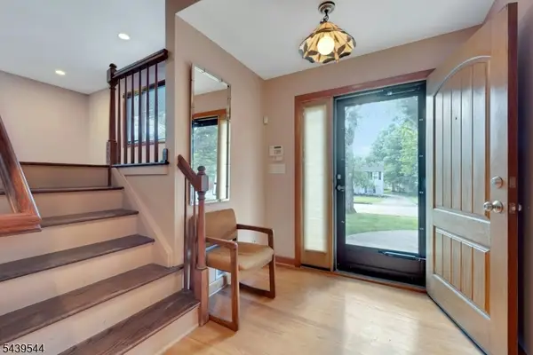 8 Marlo Road, Livingston Twp., NJ 07039