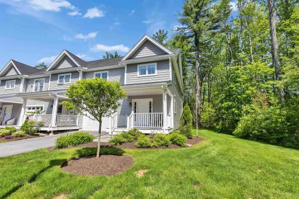 264 Woodview Way, Manchester, NH 03102