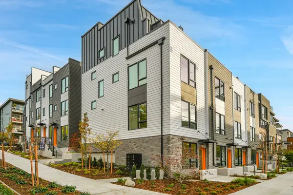 2374 Franklin Avenue E, Seattle, WA 98102