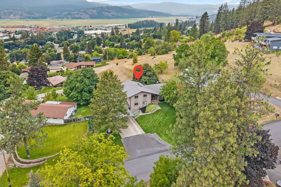 945 N Cedar St, Colville, WA 99114 - #3