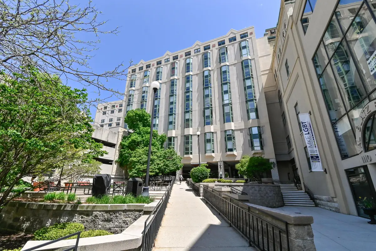 270 E Highland Ave, Milwaukee, WI 53202 - #1