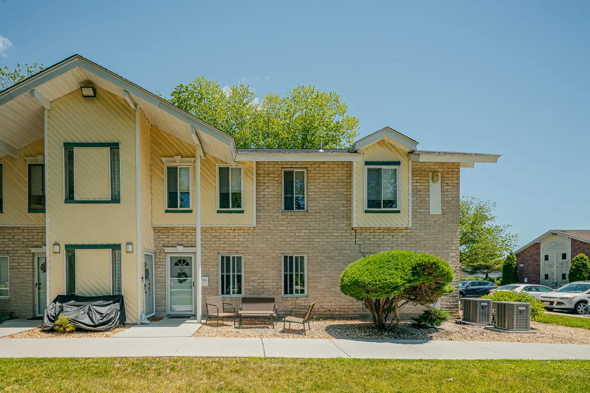 49 Navajo Court #49, Coram, NY 11727 - #1