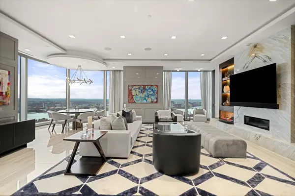 1 Dalton Street #Unit 3801, Boston, MA 02199