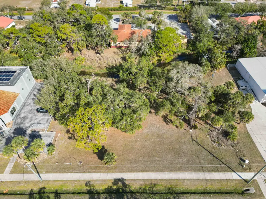 841 E Venice Avenue, Venice, FL 34285 - #2
