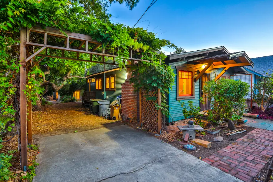 336 W 8th Street, Claremont, CA 91711 - #2