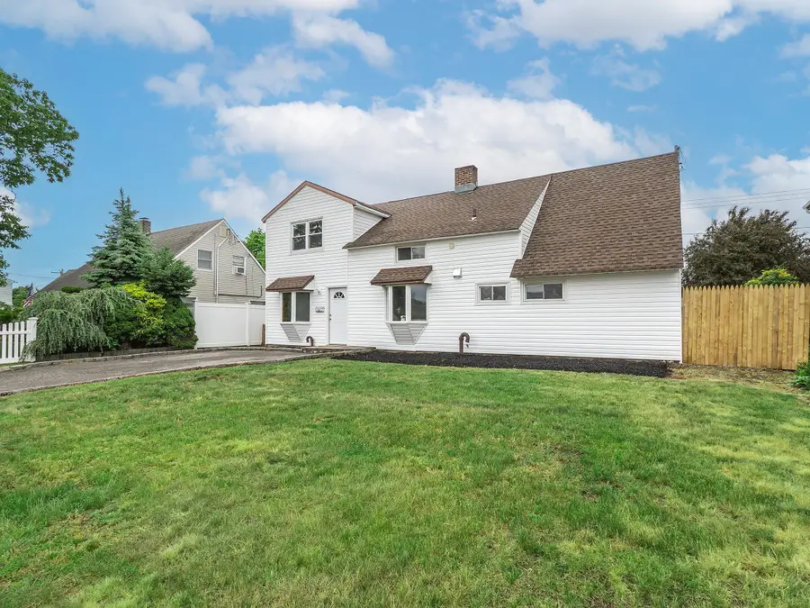 61 Kingfisher Road, Levittown, NY 11756 - #2