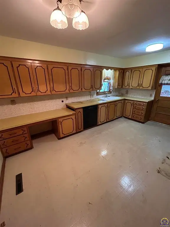 803 Neosho St, Emporia, KS 66801 - Image #3