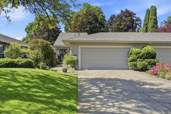 7670 SW Arbor Lake Ct, Wilsonville, OR 97070