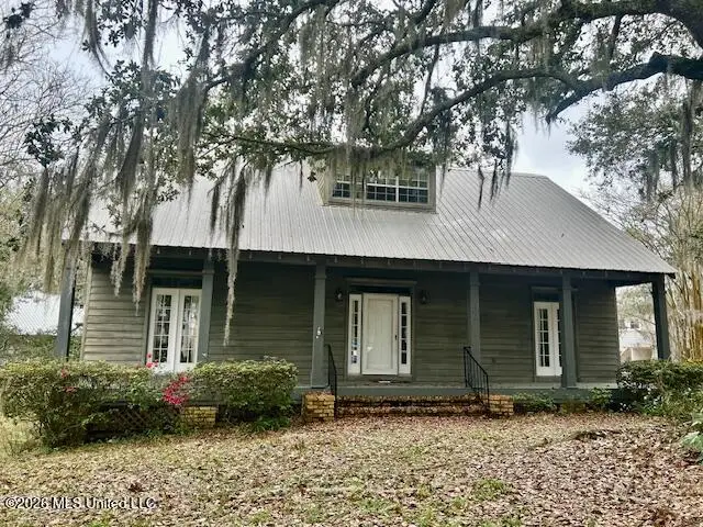 408 Oakwood Drive, Ocean Springs, MS 39564 - #1