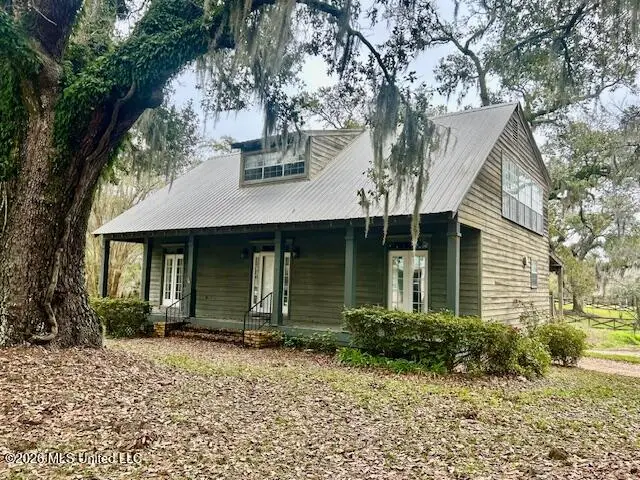 408 Oakwood Drive, Ocean Springs, MS 39564 - #2