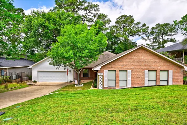 1925 East Lake Drive, Huntsville, TX 77340