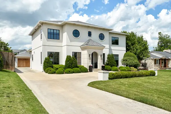 1115 Park Manor Street, Nichols Hills, OK 73116