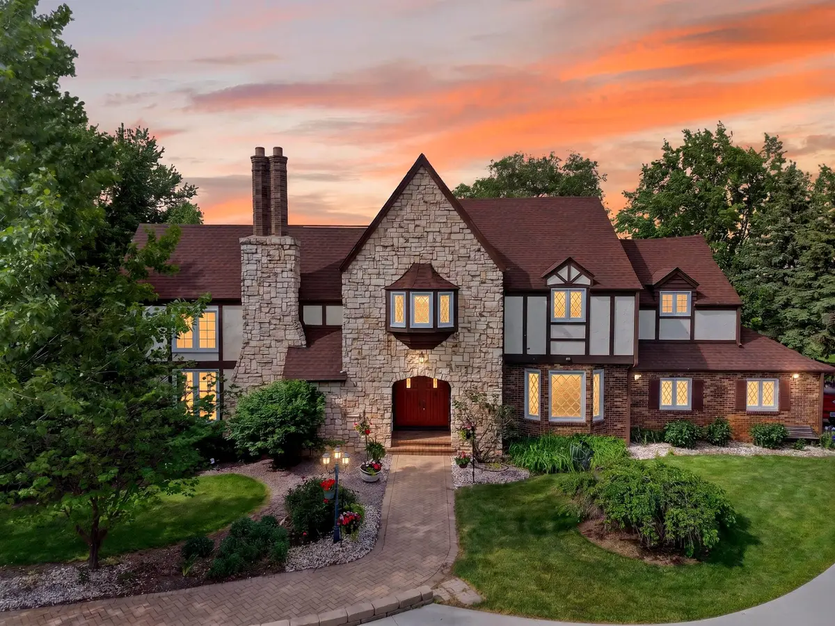 17800 Burlington Rd, Paris, WI 53182 - #1