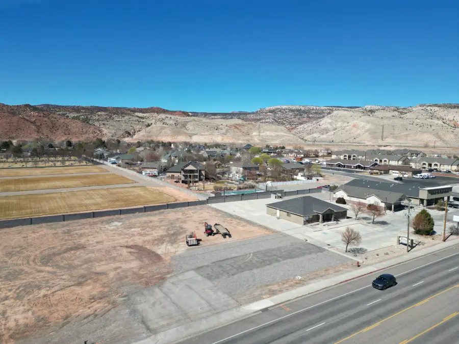823 N Main St, Richfield, UT 84701 - #3