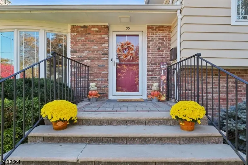 33 Haran Cir, Millburn, NJ 07041 - #2
