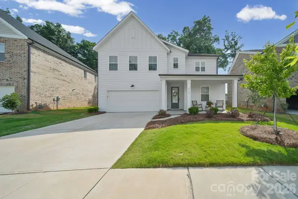 8114 Franklin Trail Street, Charlotte, NC 28227